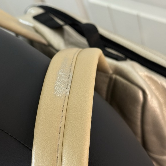 Levi's‎ Vegan Shine Brilliant Skade Gold Backpack - Picture 8 of 12